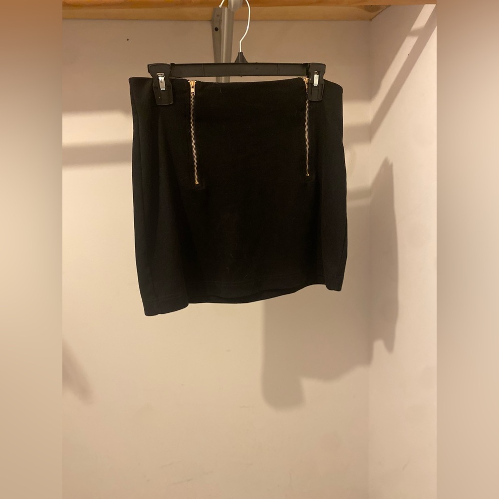 SHEIN Black Mini Skirt with Gold Zipper Details